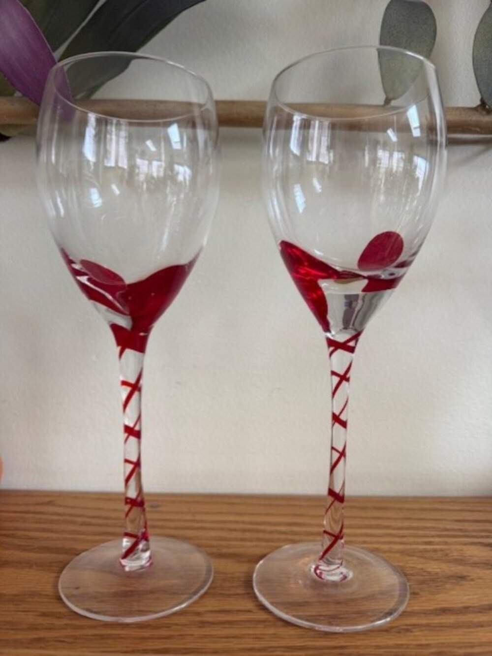 Vtg Pier 1 Red Ribbon Swirl Stem Wine Glasses